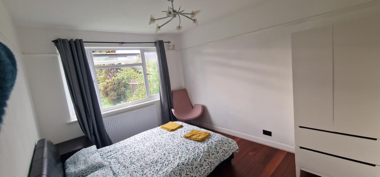 Ritzs Place Northolt  Экстерьер фото