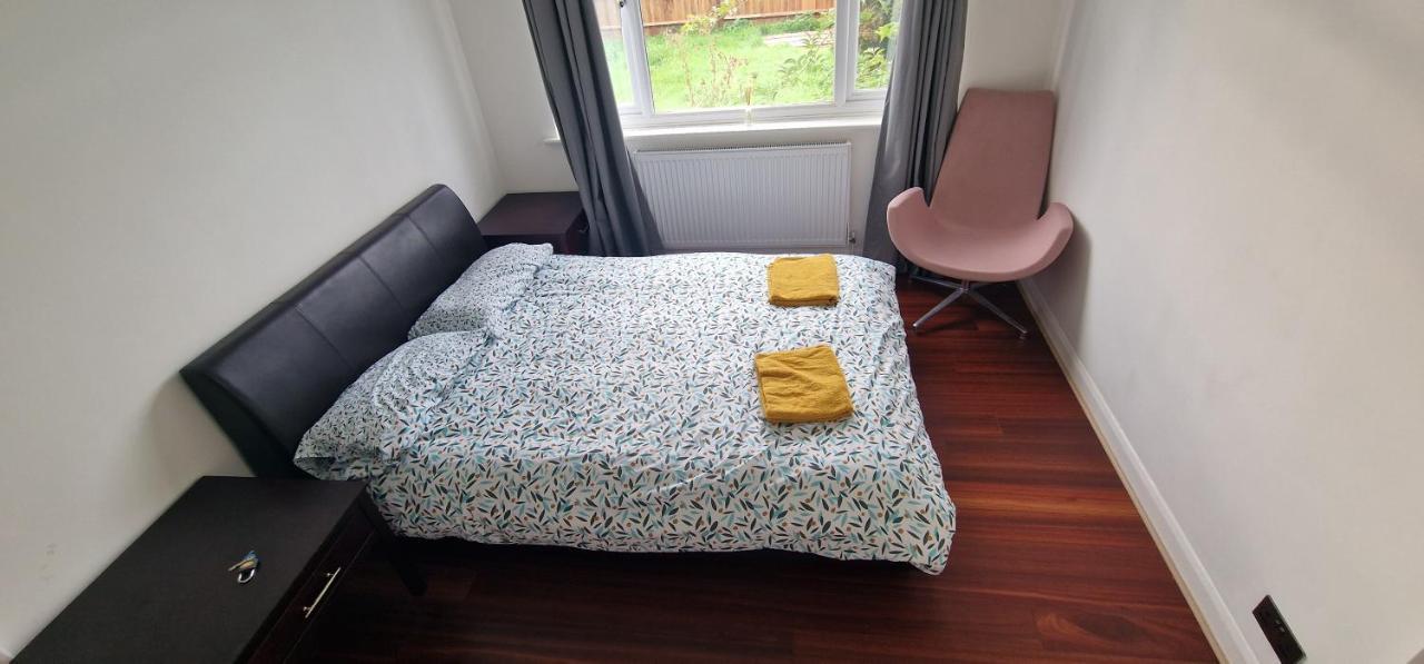 Ritzs Place Northolt  Экстерьер фото